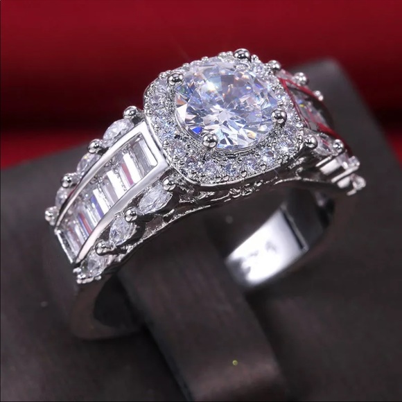 New Gorgeous 925 Silver Wedding Diamond Ring - Picture 2 of 6